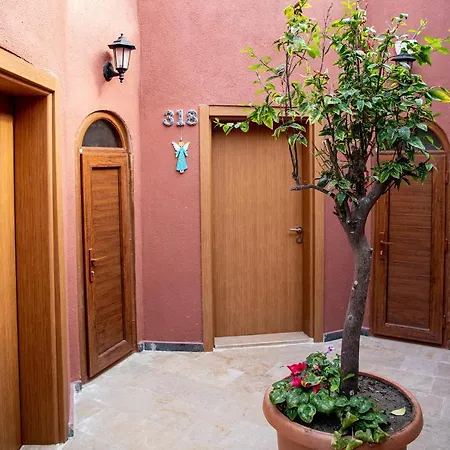 Trikos Boutique فندق